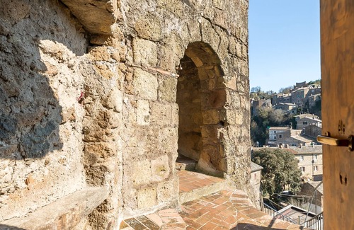 Calcata House | Opera Suites - The White Nights