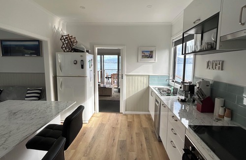 Opossum Bay House | Opossum Bay - On The Waters Edge