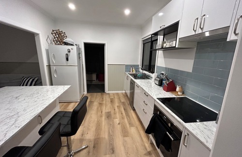 Opossum Bay House | Opossum Bay - On The Waters Edge