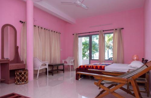 Andhakaranazhy House | Orchid Lake View Homestay