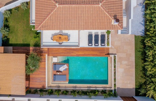 Neromilos Villa | Oresteia Executive Villa, a Flamboyant Retreat