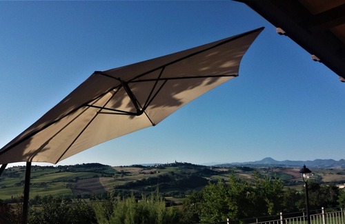 Corinaldo Villa | Original country house in the green heart of the Marche with swimming pool and garden!