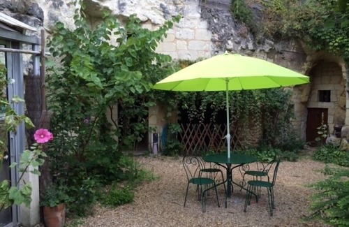 Parnay House | Original troglodyte house on the banks of the Loire: Les Troglos Verts