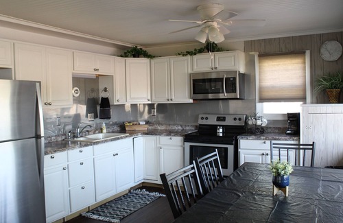 Tebbetts House | Osage River Get-Away, kayaks included! Relaxing with a beautiful view