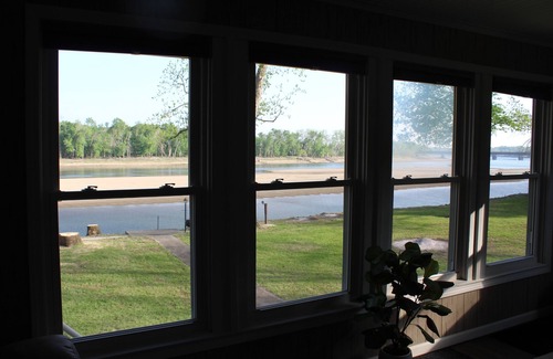 Tebbetts House | Osage River Get-Away, kayaks included! Relaxing with a beautiful view