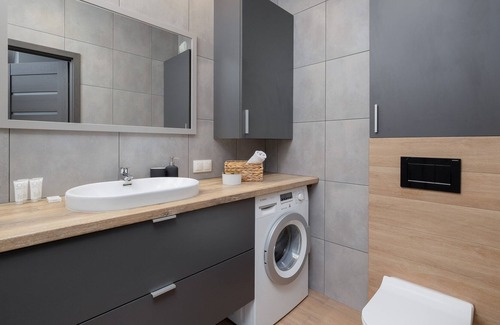 Czyzyny Apartment | Osiedle Avia Apartment by Renters