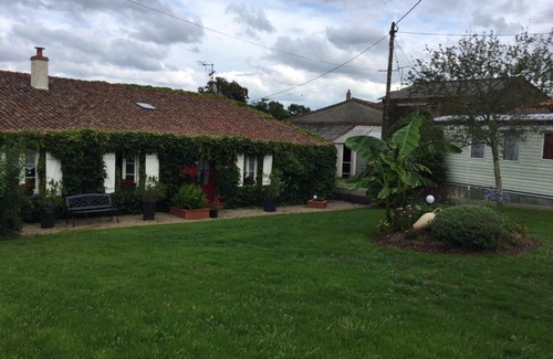 Vallet Apartment | Ouche de Gravoire Gîte