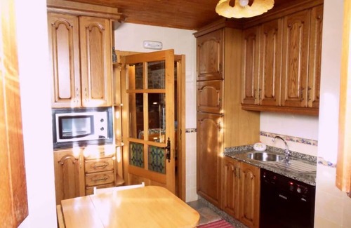 Magros Cottage | Ourense: Country house with garden beside the river - Entire house for rent.