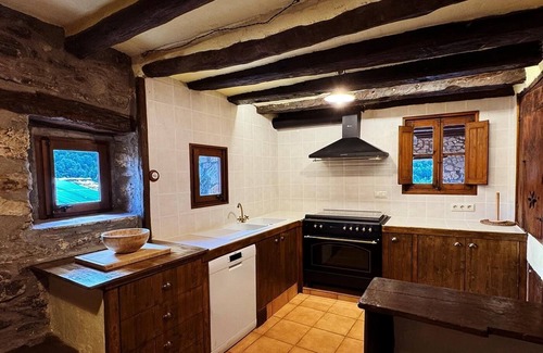 Coll de Nargo Cottage | Outdoor pool. Indoor pool. Barbecue, 14/16 people. Wifi