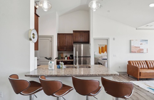 Farragut Apartment | Overlook 1306 I Resort Style Living I Parking