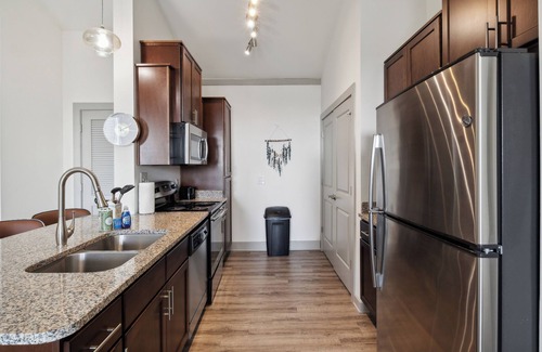 Farragut Apartment | Overlook 1306 I Resort Style Living I Parking