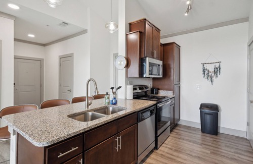 Farragut Apartment | Overlook 1306 I Resort Style Living I Parking