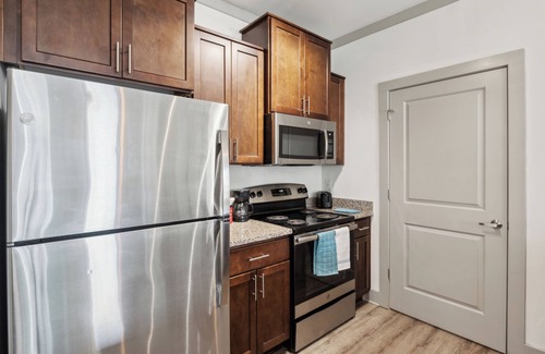 Farragut Apartment | Overlook 5106 I Resort Style Living I Parking