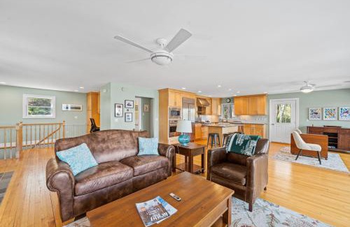 North Lake George House | Overlook Chalet