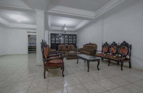 Pagar Alam House | OYO 3242 Penginapan Saa'ada Syariah