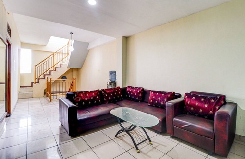 Ngamprah Hotel | OYO 90873 Orchid Guesthouse