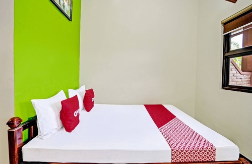 Briket Hotel | OYO 92049 D'jamus Resort Telaga Ngebel