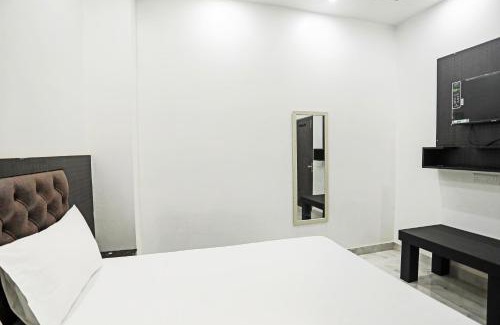 Indirapuram Apartment | OYO A.V Residency