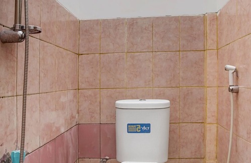 Rajabasa Hotel | OYO Life 91068 Penginapan Way Semaka Syariah