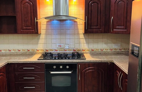 Oyster Bay Apartment | Oysterbay 2-Bedroom near the Ocean- Free Wi-Fi