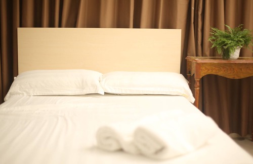 Yau Tsim Mong Apartment | P010廟街夜市,油麻地MTR站步街20秒,交通方便,廚房,陽台,独立卫生间,即热水器,旺角尖沙咀