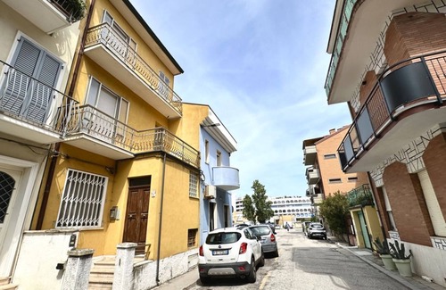 Porto Recanati Apartment | P032 - Porto Recanati, sky-land 100 meters from the sea
