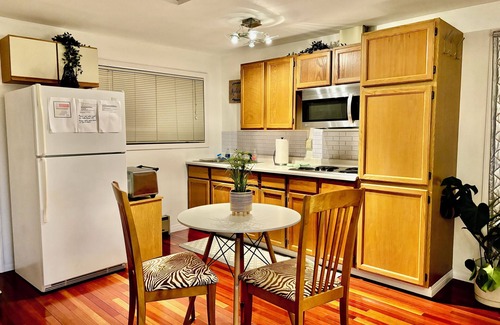 Mukilteo House | Pacific Northwest Living Guest House - 1 Bedroom + Loft with Queen Bed