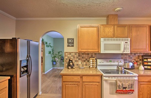 Randle House | Packwood Getaway w/Game Room, Grill & Patio