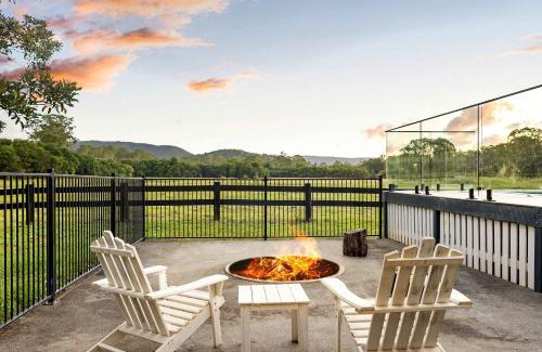 Belli Park House | Paddock View Ranch In The Sunshine Coast Countryside