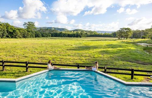 Belli Park House | Paddock View Ranch In The Sunshine Coast Countryside