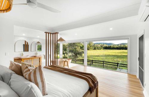 Belli Park House | Paddock View Ranch In The Sunshine Coast Countryside