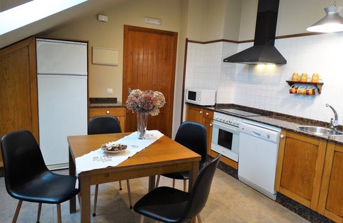 Navia Apartment | Paderne's Cross - Chestnut