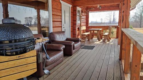 Moletai District Municipality House | Padvarių sodyba ant tvenkinio kranto su pirtimi