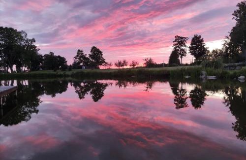 Moletai District Municipality House | Padvarių sodyba ant tvenkinio kranto su pirtimi
