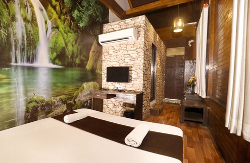 Mira Road East Hotel | Pali Village Resort