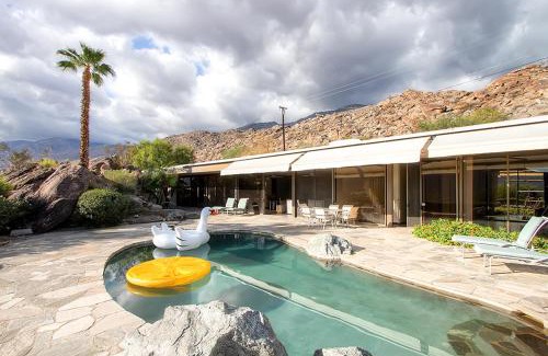 Cahuilla Hills House | Palm Springs Retreat with Private Pool and Jacuzzi
