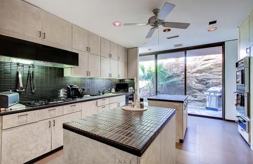 Cahuilla Hills House | Palm Springs Retreat with Private Pool and Jacuzzi