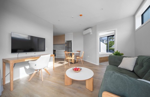 Northcote Apartment | Palm Suites - Auckland