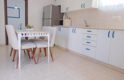 Neve Zohar Apartment | Palmera by LOREN VILLAGE