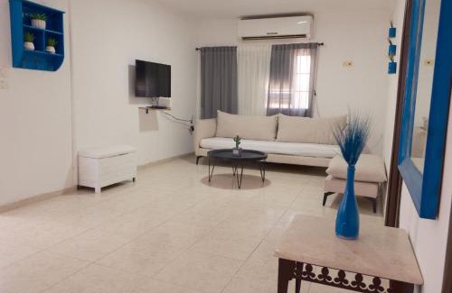 Neve Zohar Apartment | Palmera by LOREN VILLAGE