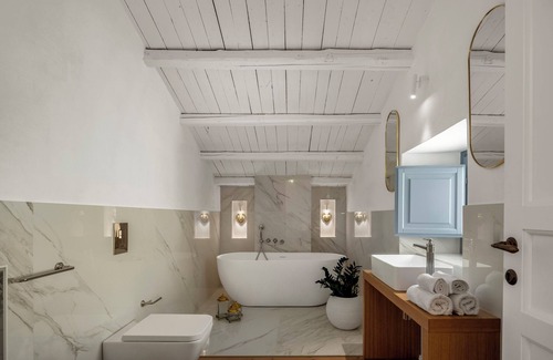 Noto Historic Centre Bed & Breakfast | Palmeri Rooms: elegant suites within walking distance of Noto Cathedral