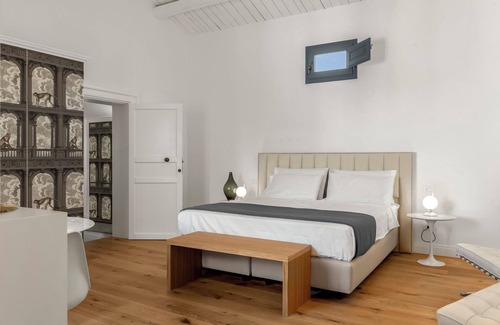 Noto Historic Centre Bed & Breakfast | Palmeri Rooms: elegant suites within walking distance of Noto Cathedral