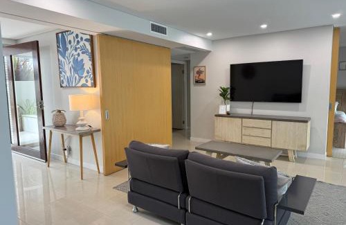 Marcoola House | Pandanus Beach House - Direct Beach Access