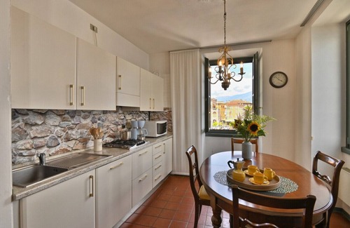 Gargnano Apartment | Panorama al Porto by Theater Home - directly on the port of Gargnano with marvellous lake view