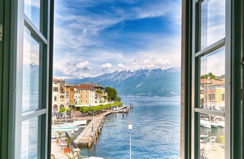Gargnano Apartment | Panorama al Porto by Theater Home - directly on the port of Gargnano with marvellous lake view