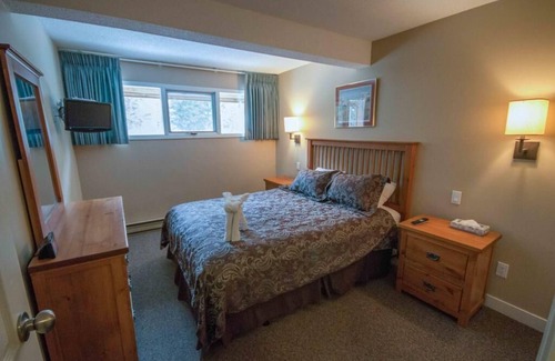 East Kootenay Resort | Panorama Resort BC Ski in/Ski out Feb 17-24,2024 Family day weekend week n