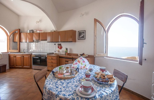 Torre del Pozzo Apartment | Panoramic apartment "IL CASTELLO"