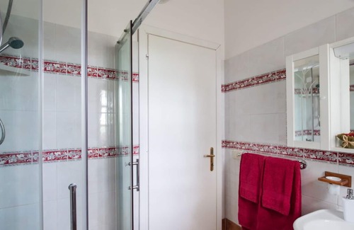 Caprarola House | Panoramic house near Rome; stunning lake View, Pool, WiFi Garden, Rome at 50min