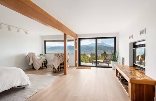 Missouri Heights House | Panoramic Paradise | Swim Spa, 180° Views