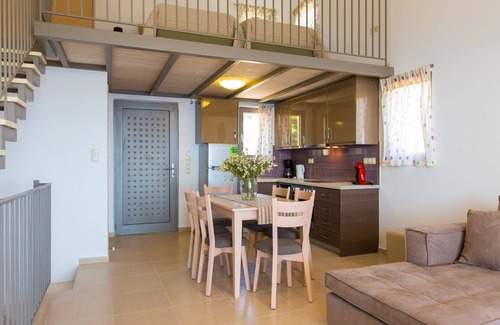 Agios Vasileios Villa | Panoramic Sea Views, 2 km from the beach, heated pool